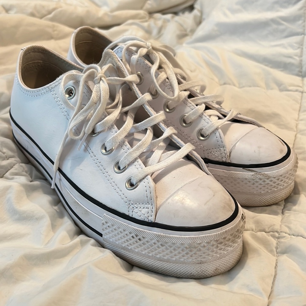 Converse Chuck Taylor Platforms White Women’s 8